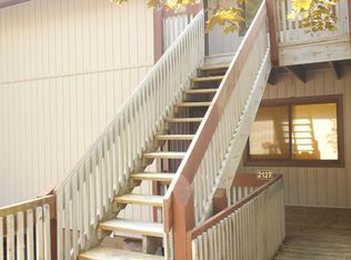 2135 Pinebrook Trl, Cuyahoga Falls, OH 44223