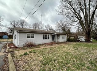 817 W Madison Ave, Lebanon, MO 65536