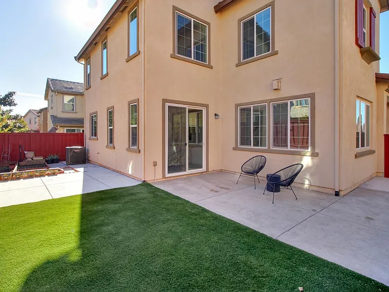 906 Blossom Rock Ln — Photo 17