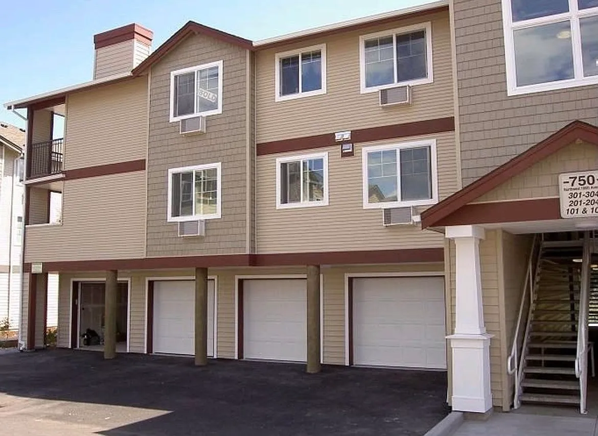 2 bed, 956 sqft, $1,750 — Photo 3