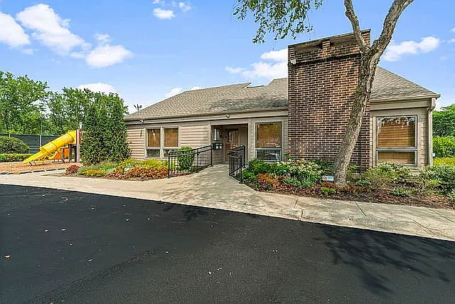 886 Swallow St — Photo 23