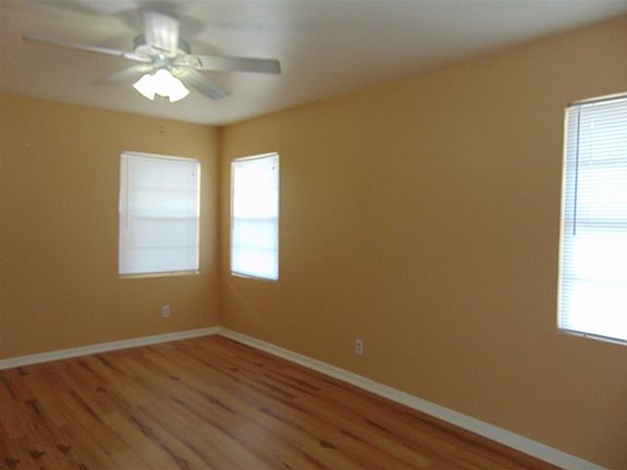 4th image of 118 W Pine Dr