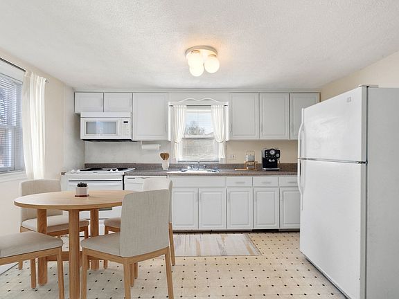 5th image of 188 Lexington St #U188