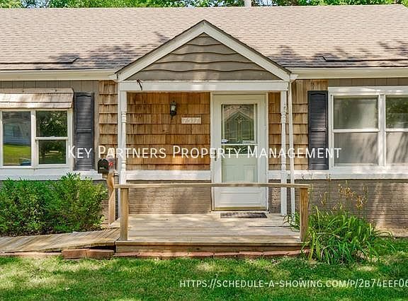 2nd image of 7517 Rainbow Dr