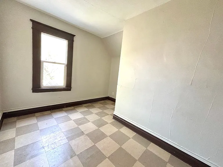 1422 E Stockbridge Ave — Photo 9