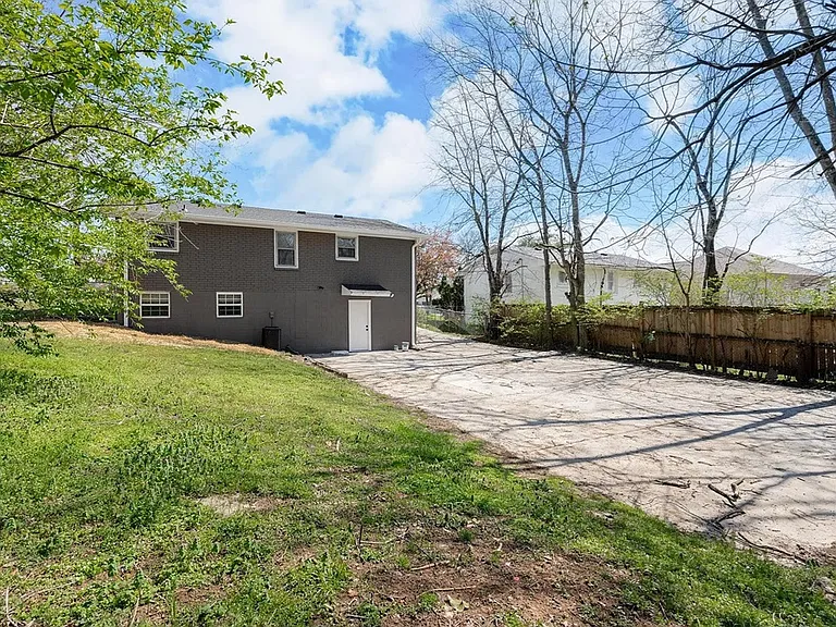 2506 Oakwood Ave #B — Photo 8