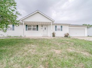 1129 Amanda St, Saint James, MO 65559