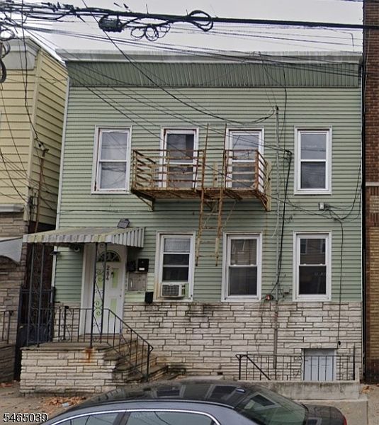 1st image of 284 Adams St