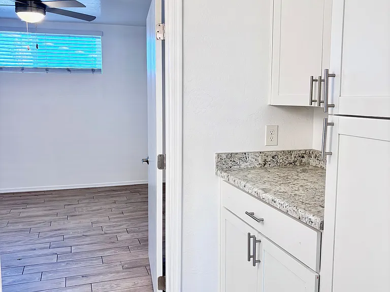 Apache Lofts — Photo 17