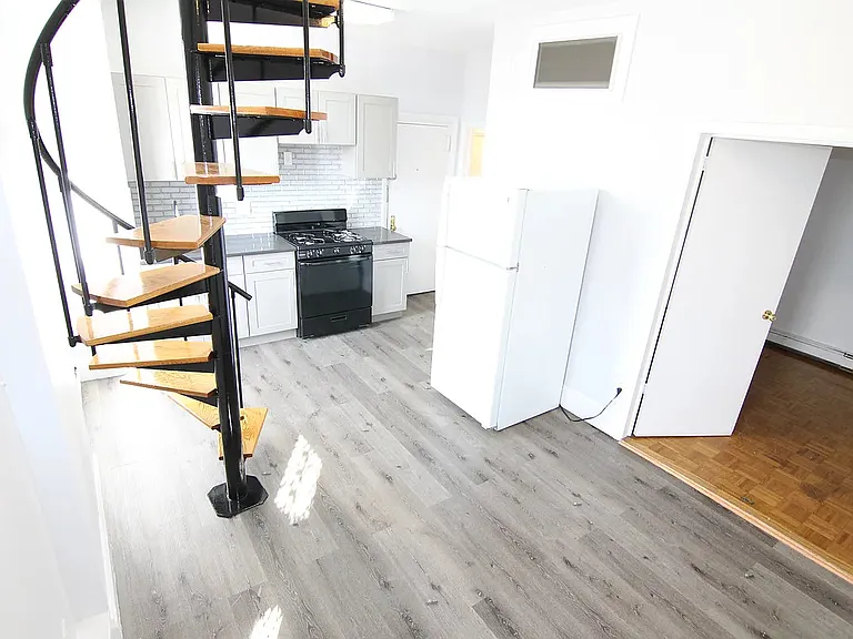 597 4th Ave #3R — Photo 17