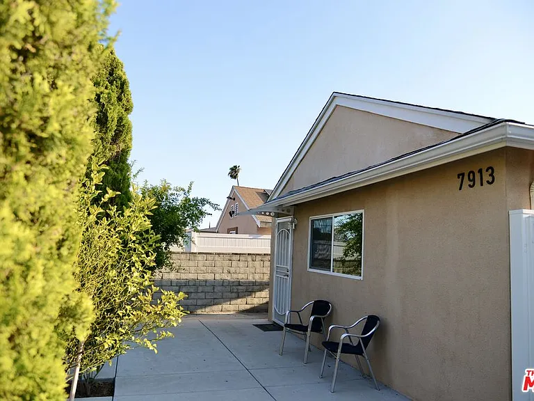 7913 Vanscoy Ave — Photo 1