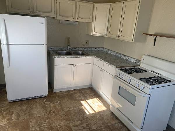 2nd image of 590 Durham St