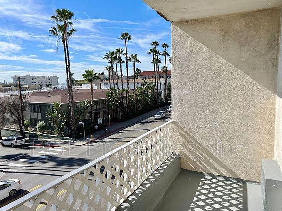 4th image of 7235 Hollywood Blvd #W303