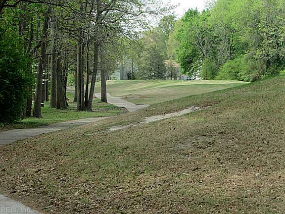 5th image of 943 Shoal Creek Trl #B