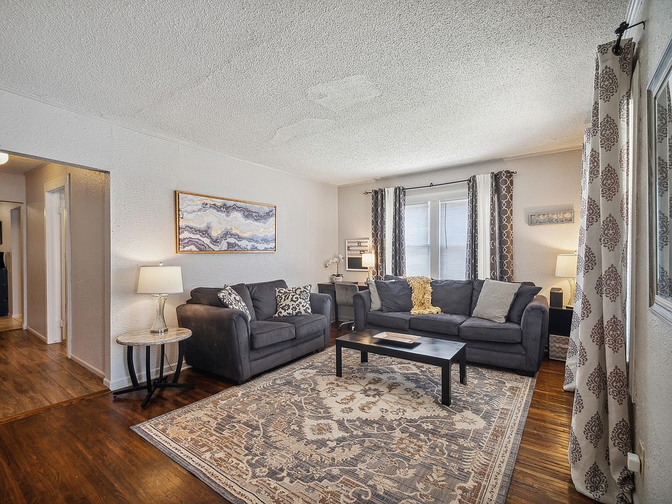 Spacious living room