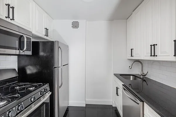 Rented by Oxford Property Group | media 22