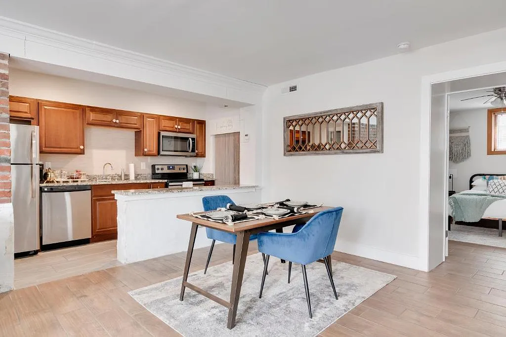1 bed, $2,000 — Photo 3