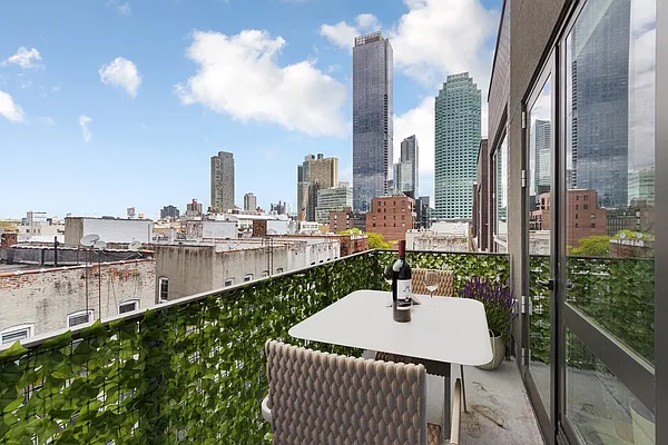 Sold by Nest Seekers International | media 5