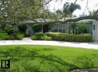 5 S Pine Cir, Belleair, FL 33756