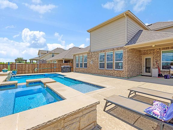 3rd image of 3809 Cicada Ln