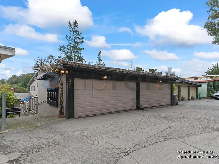 371 Somerset Rd #A — Photo 1
