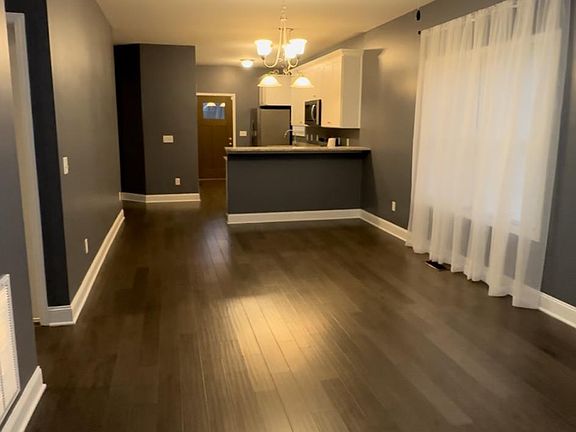 5th image of 794 Woodmore Ln