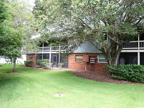 5th image of 200 Country Club Dr APT 207