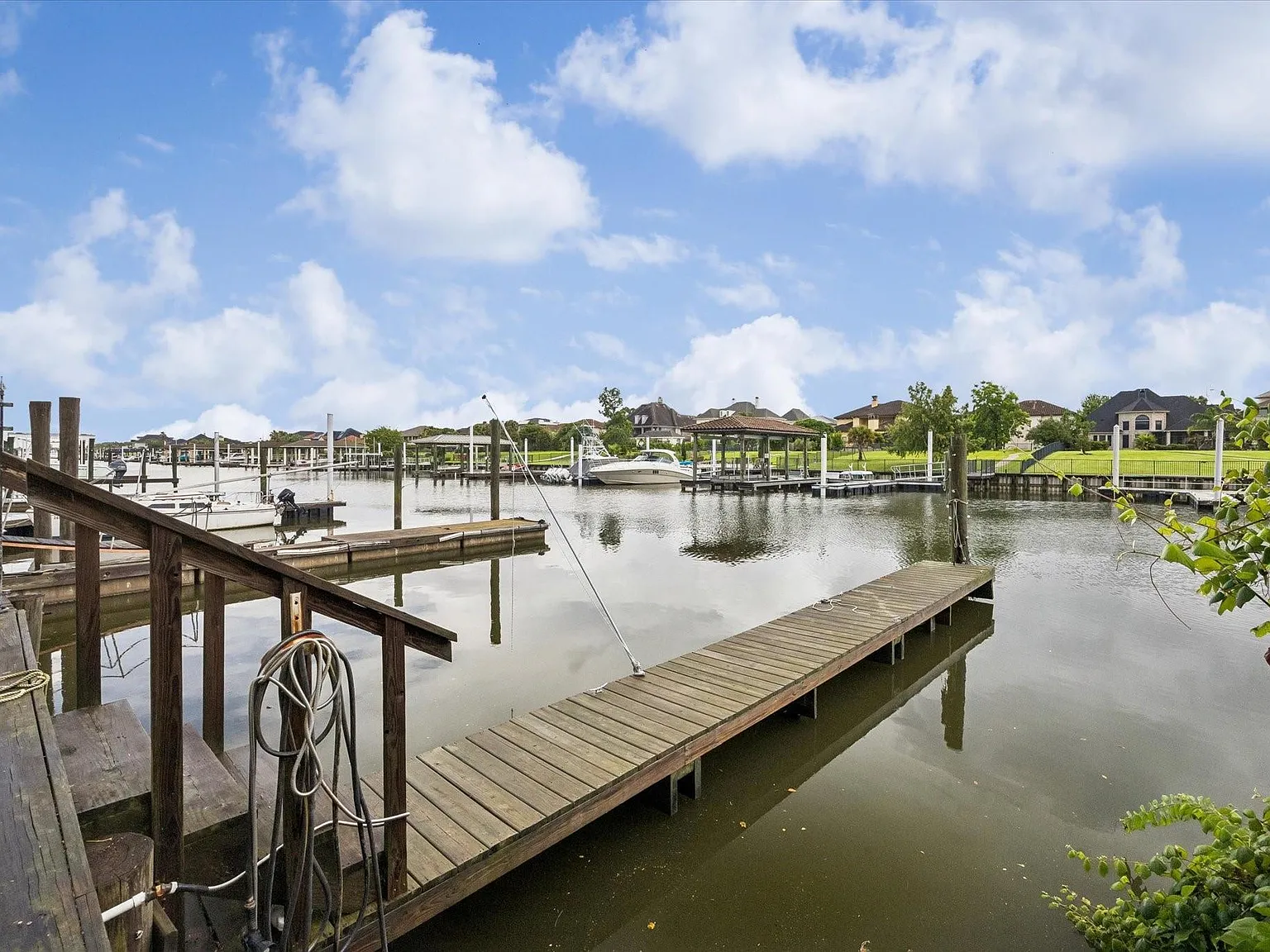 3 bed, 3.5 bath, 2208 sqft, $2,800 — Photo 2