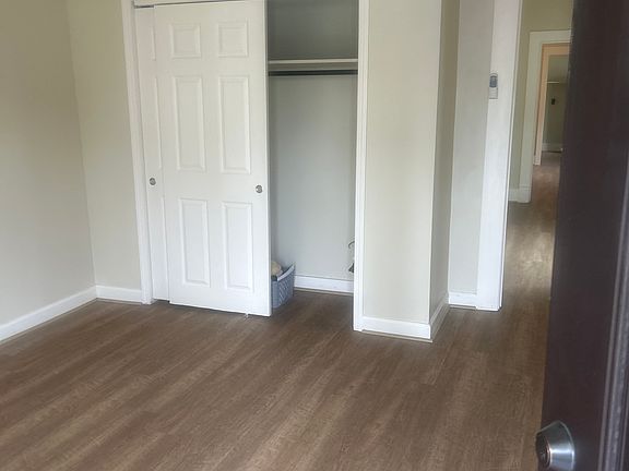 3rd image of 512 Lilly Ave