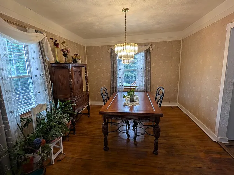 1444 Woodland Ave — Photo 7