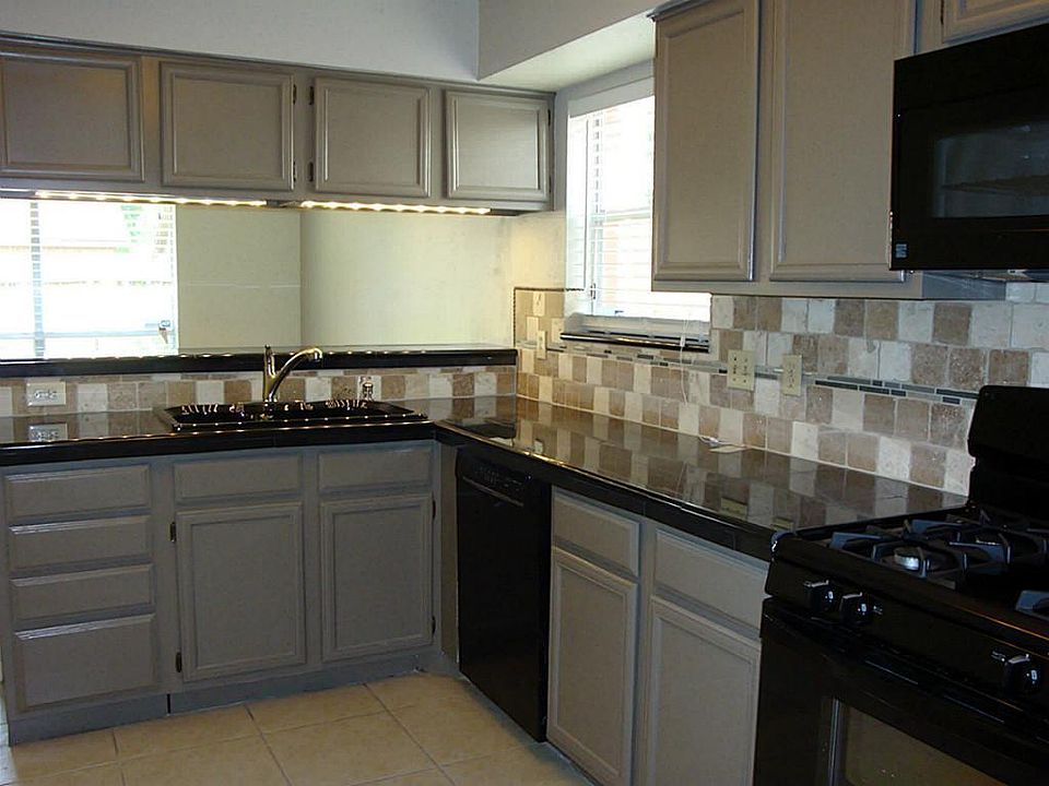 2nd image of 3103 Mosby Dr