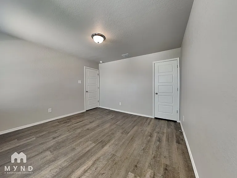 247 Stevens Smt — Photo 12