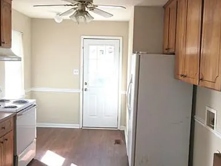 1193 Cardinal Dr — Photo 3