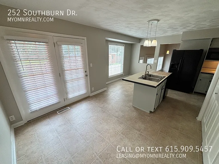252 Southburn Dr — Photo 5