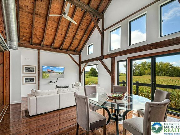 12th image of this home