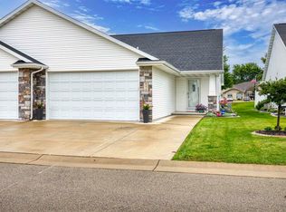 806 Schelfhout Ln, Kimberly, WI 54136