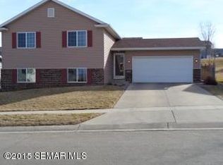 5310 King Arthur Dr NW, Rochester, MN 55901