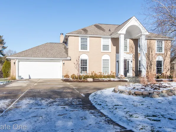 35280 Spring Hill Rd, Farmington Hills, MI 48331