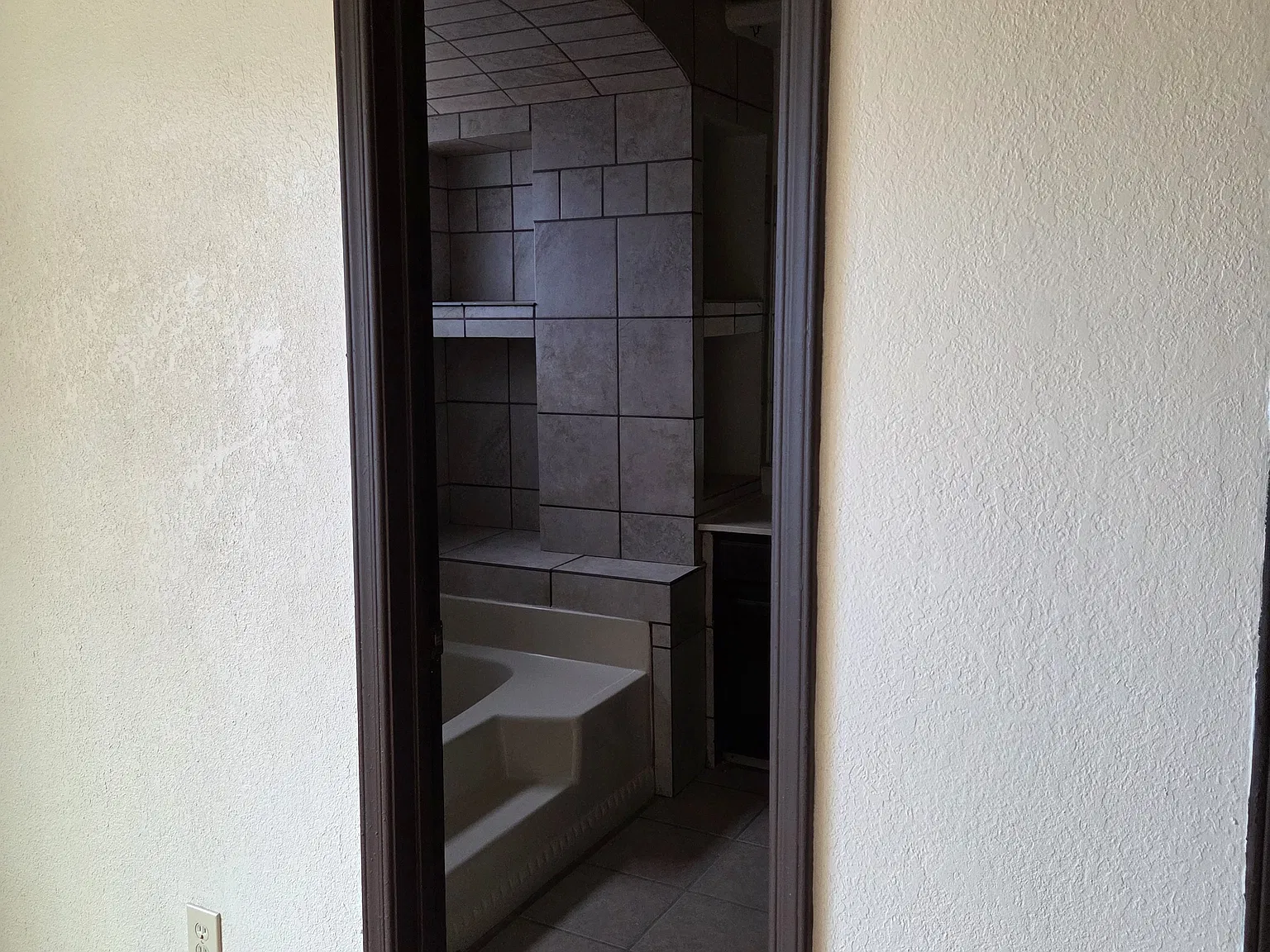 4 bed, 1872 sqft, $1,650 — Photo 3