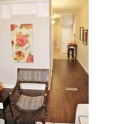 4th image of 3141 Portis Ave