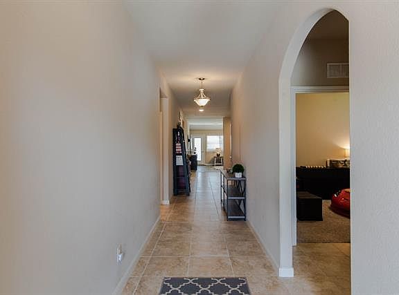 3rd image of 1106 Chatsworth Dr