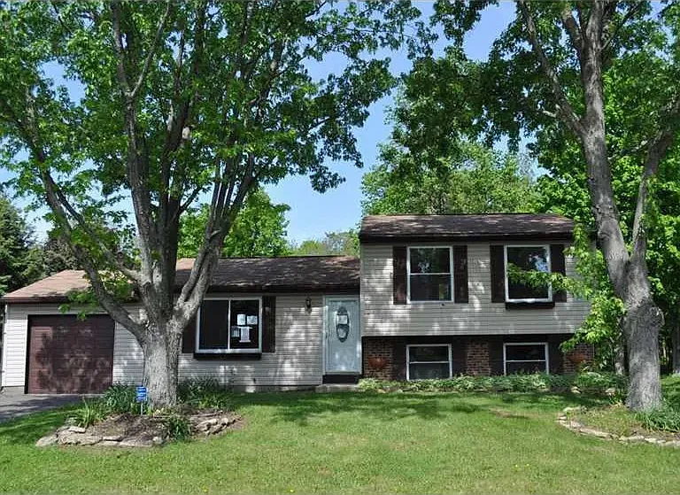 104 Westrock Farm Dr — Photo 1