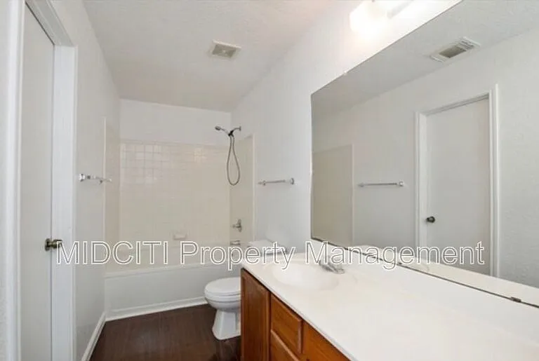 9739 Chelsea Cir — Photo 16