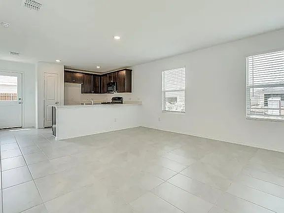 4th image of 3705 Esperanza St