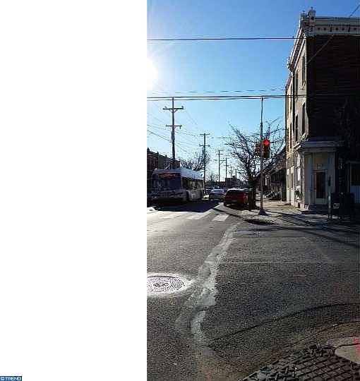 2nd image of 3590 Richmond St #2