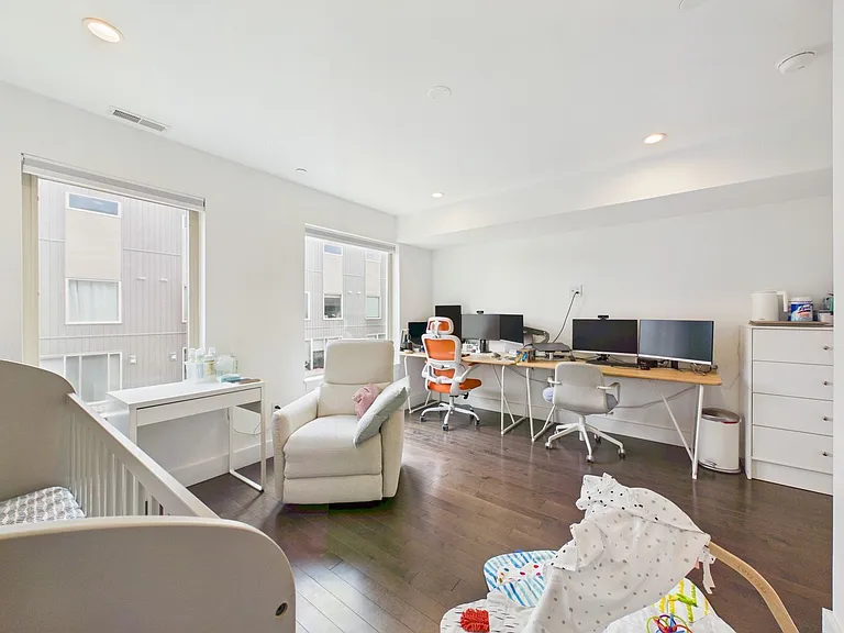 1335 S Garnet St — Photo 38