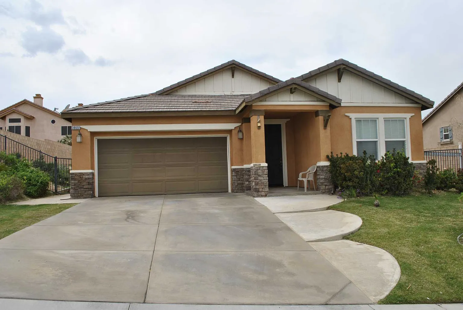 38651 Panther Dr photo 1