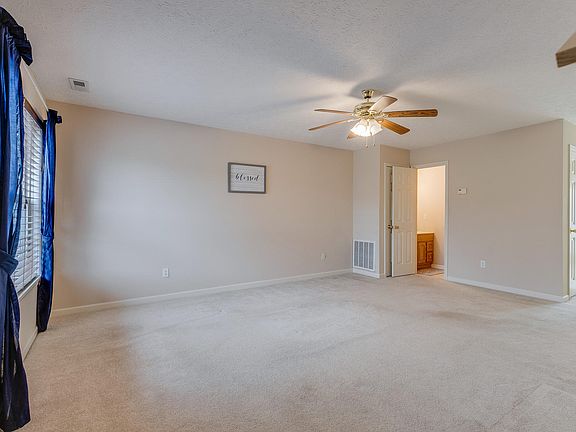 4th image of 1328 Holyoke St #1328