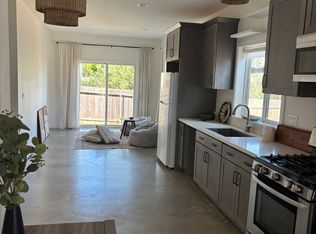 69 Oak St, Camarillo, CA 93010