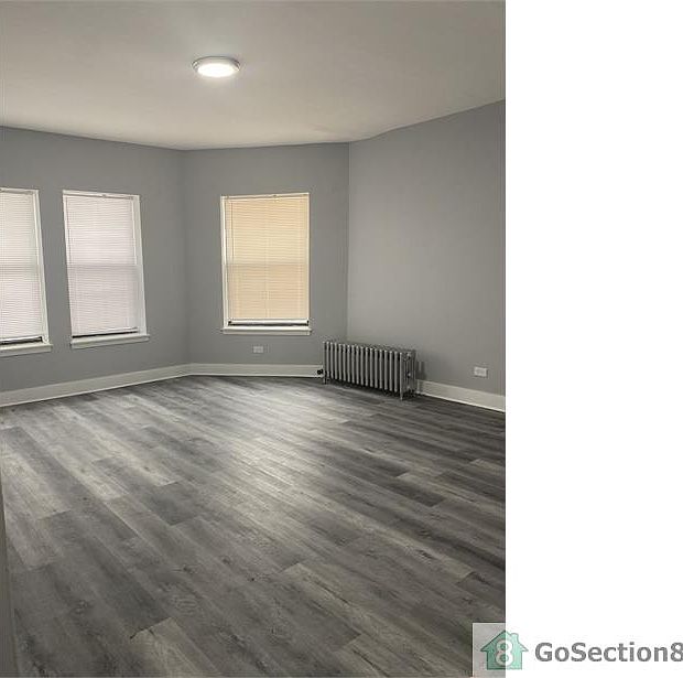 2nd image of 5258 S King Dr #1B